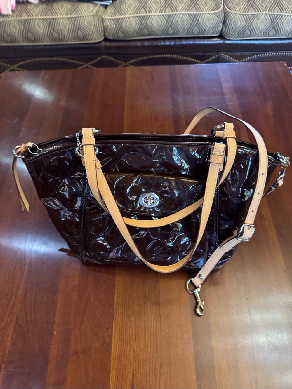 Coach 13178 - Chocolate Patent Embossed Signature Turnlock Tote (2007) - Picture 2 of 14